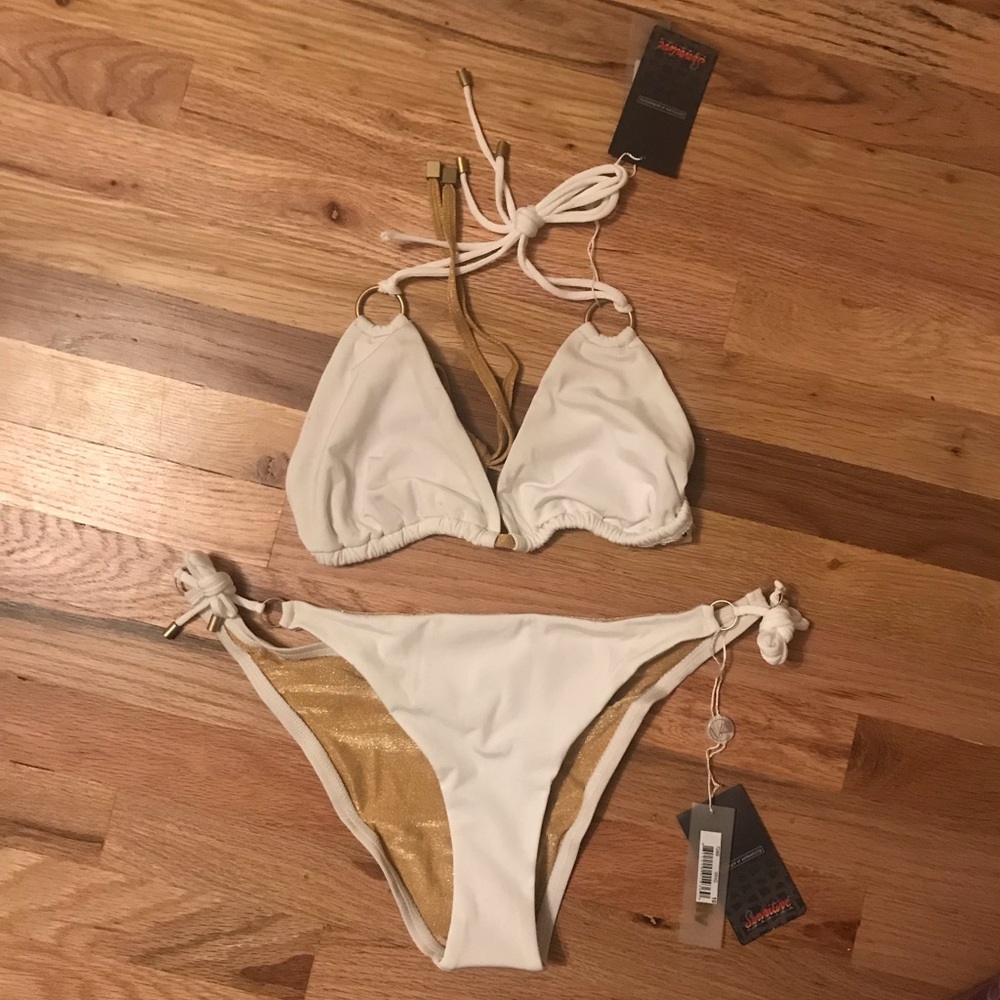 Vitamin A Cosmo Ring Halter/Celeb String Bottom - Picture 7 of 8